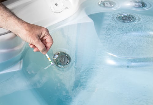 pH-Wert Outdoor Whirlpool testen